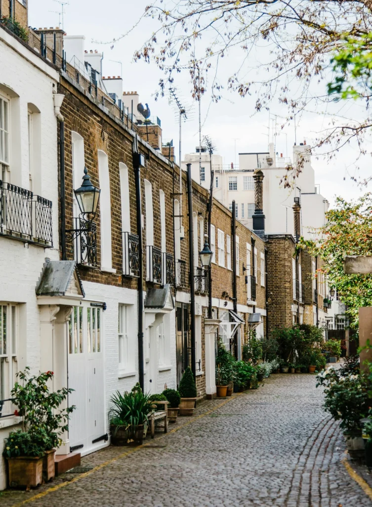 NAVIGATING THE LONDON PROPERTY MARKET A GUIDE FOR FOREIGNERS RENTING IN 2024